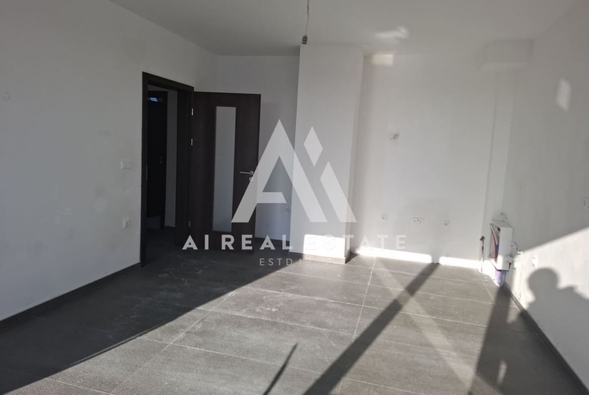 Тристаен апартамент | Широк център, Плевен - 0