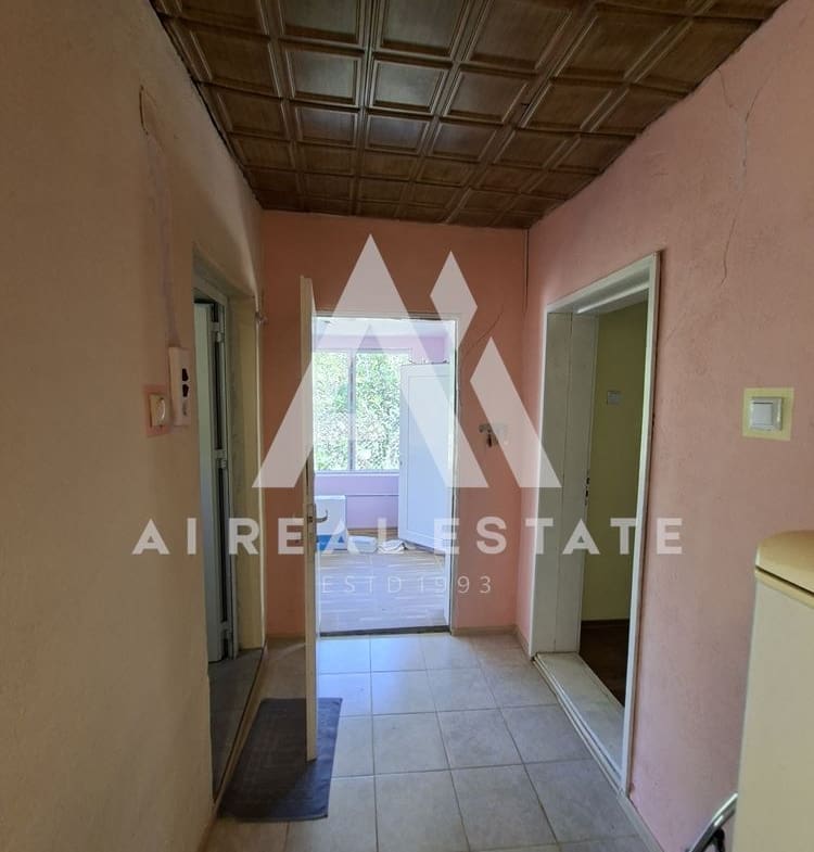 КЪЩА С ДВОР - 0