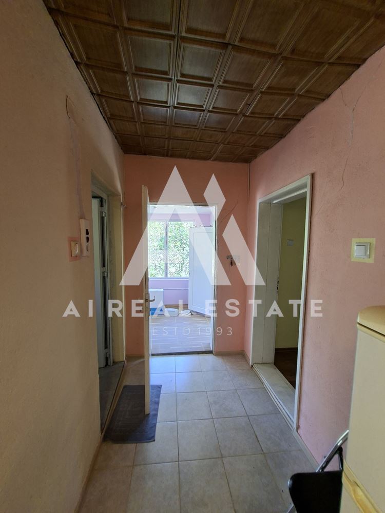 КЪЩА С ДВОР - 0