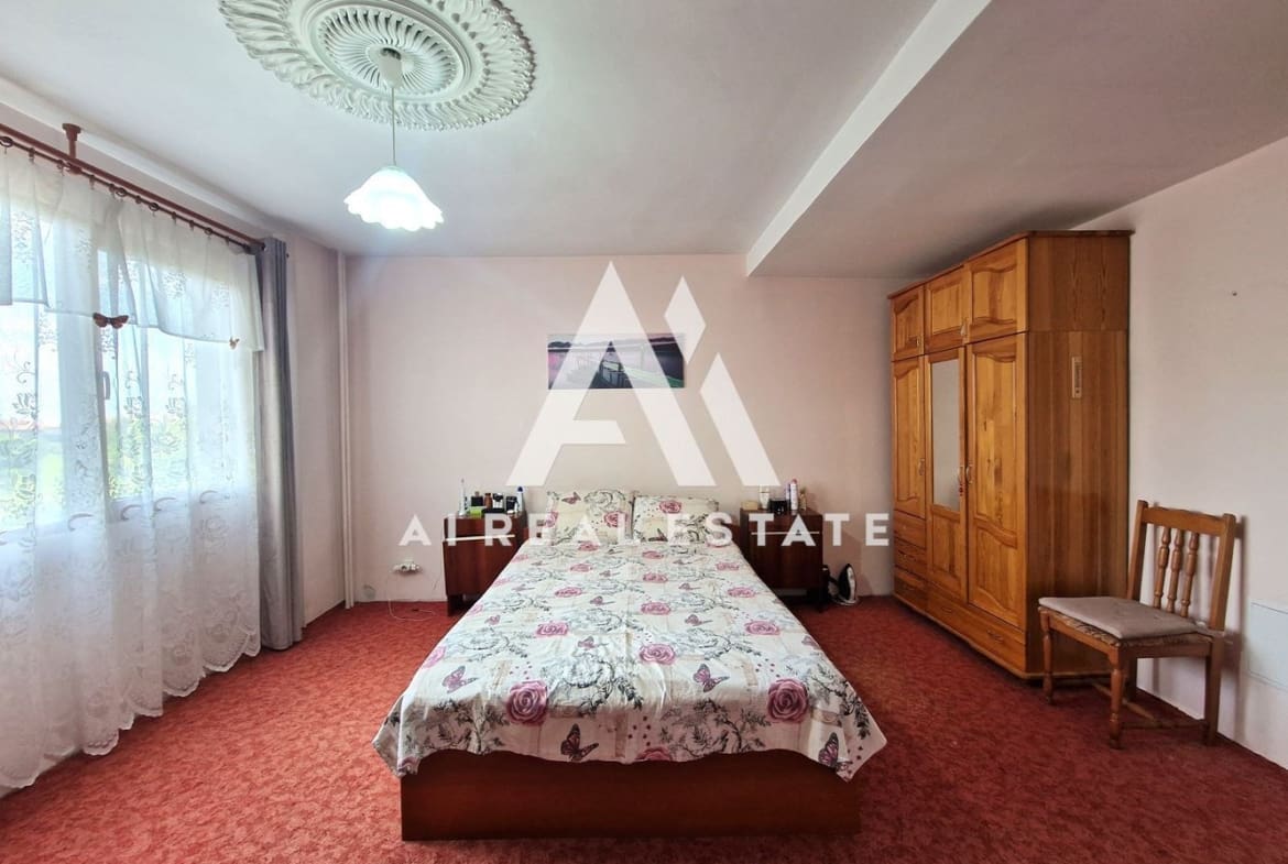 Продава тристаен апартамент - 0