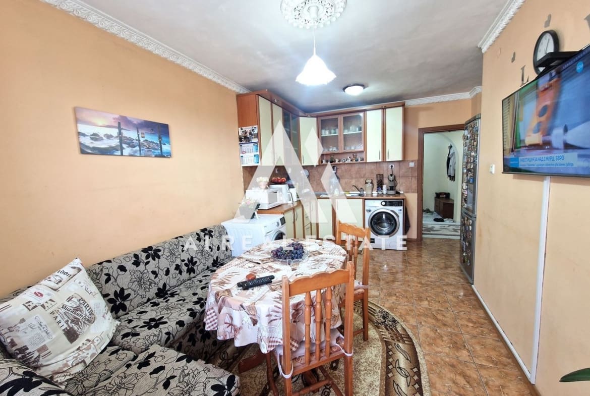 Продава тристаен апартамент - 0