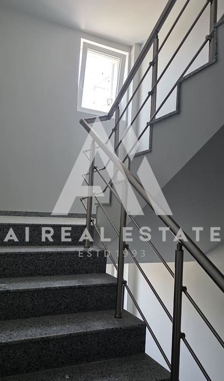 3-стаен Широк център! - 0