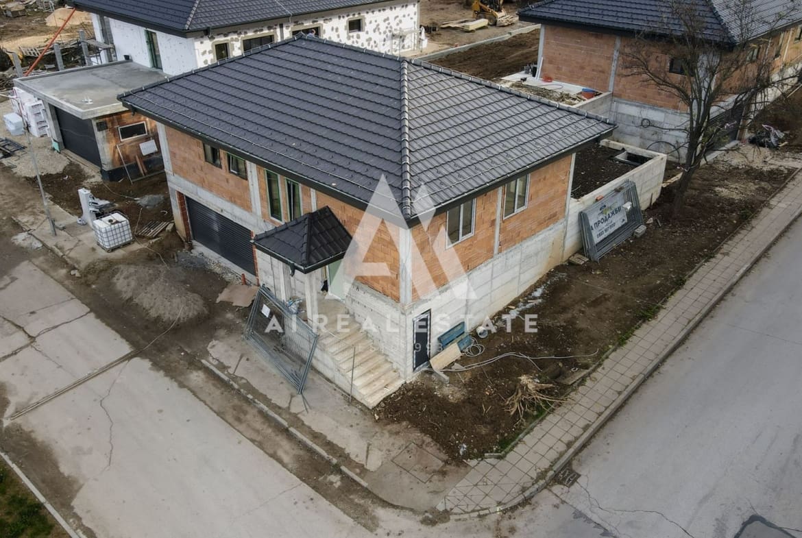 Нова къща с двоен гараж и двор гр.Плевен, ул.Трите бора - АКТ 15 до дни ! - 0