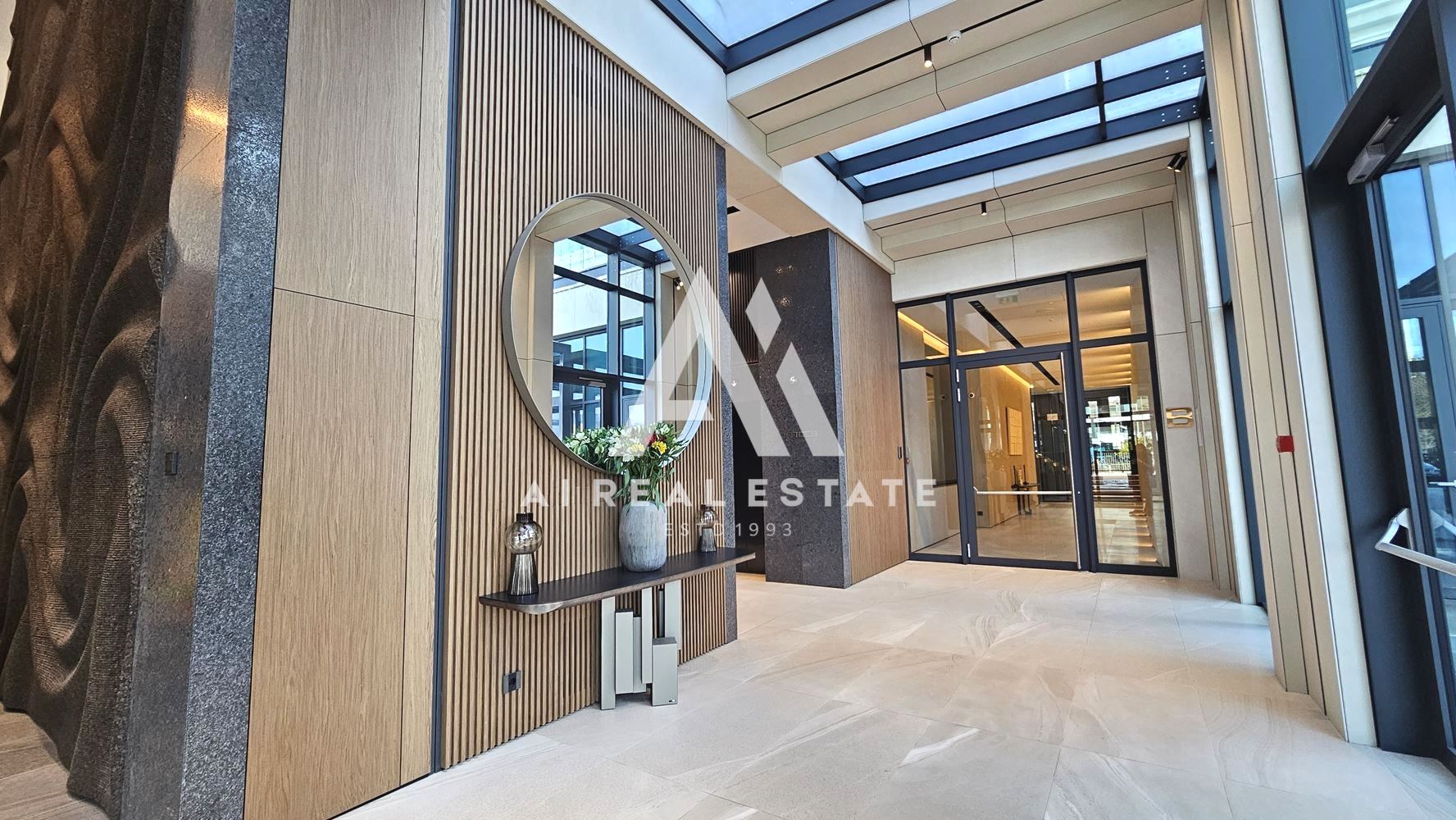 Тристаен апартамент в Smart Tower, София – петзвезден комфорт на 15-ти етаж с гледка към Витоша - 0