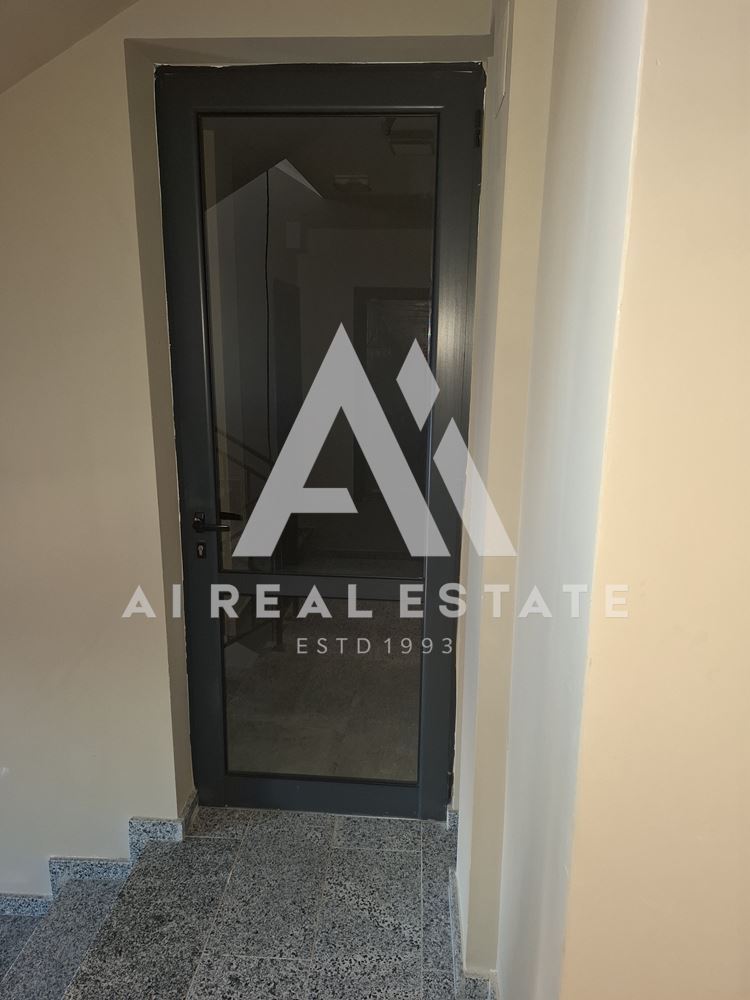 Тристаен апартамент – широк център - 0