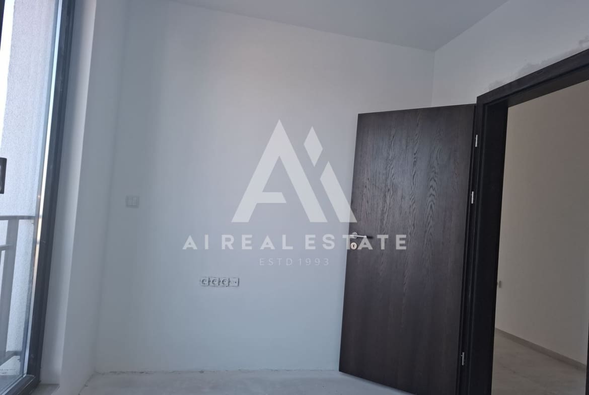 Тристаен апартамент – широк център - 0