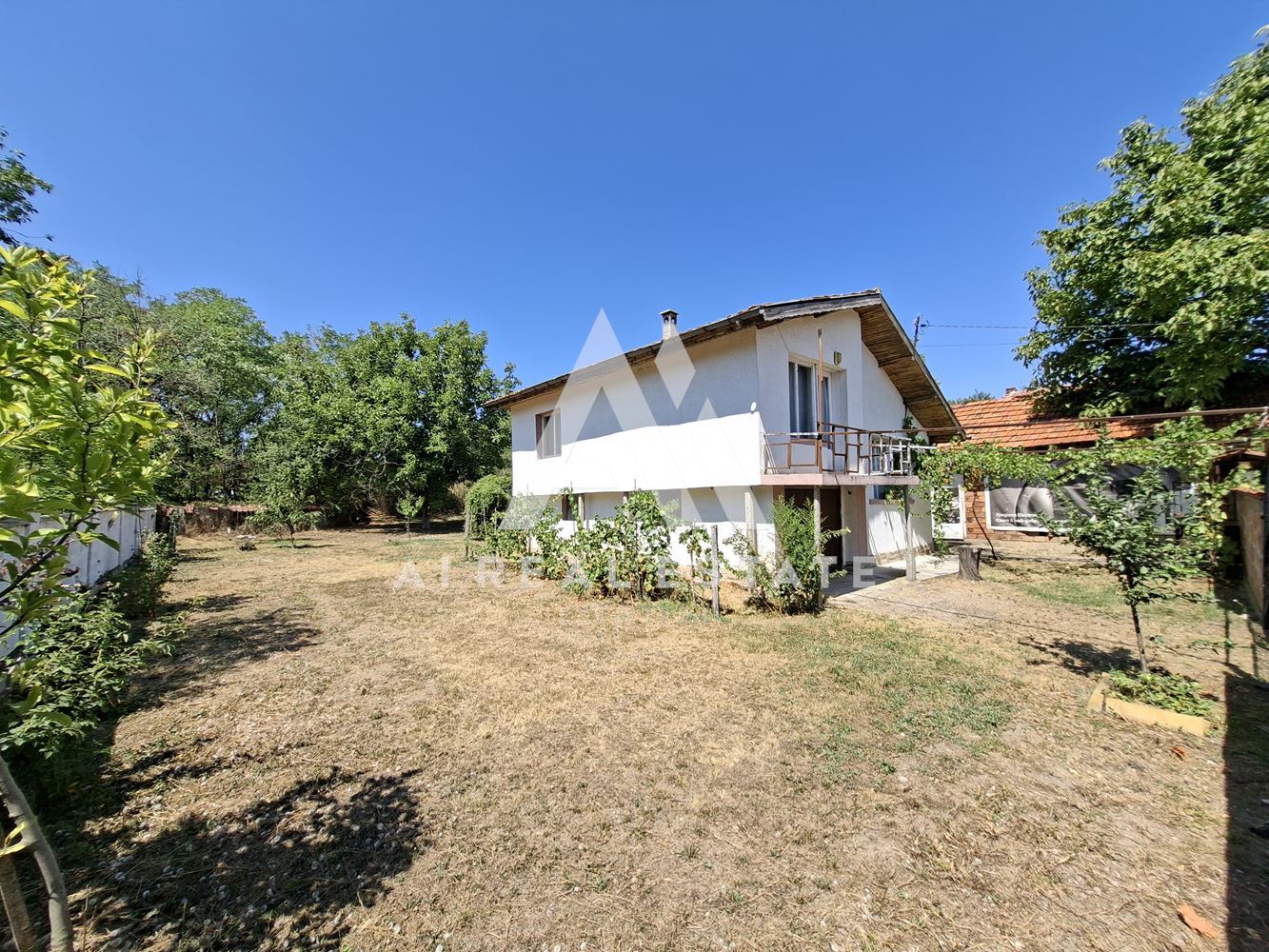 КЪЩА С ДВОР - 0