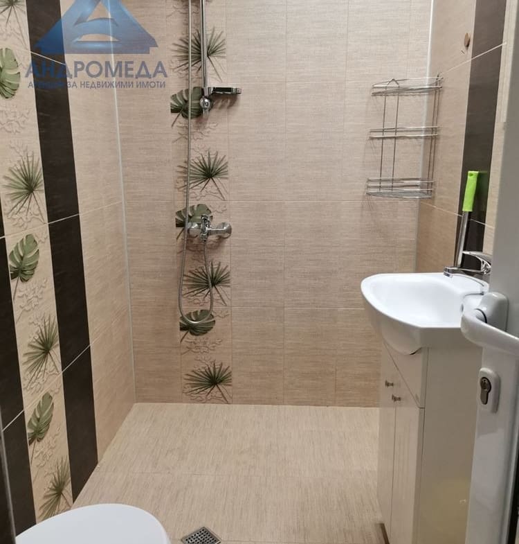 Тристаен обзаведен Окръжна болница - 0