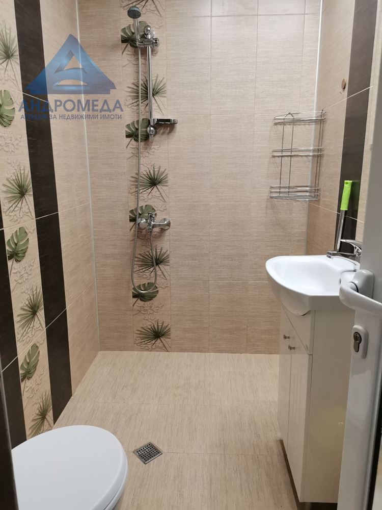 Тристаен обзаведен Окръжна болница - 0