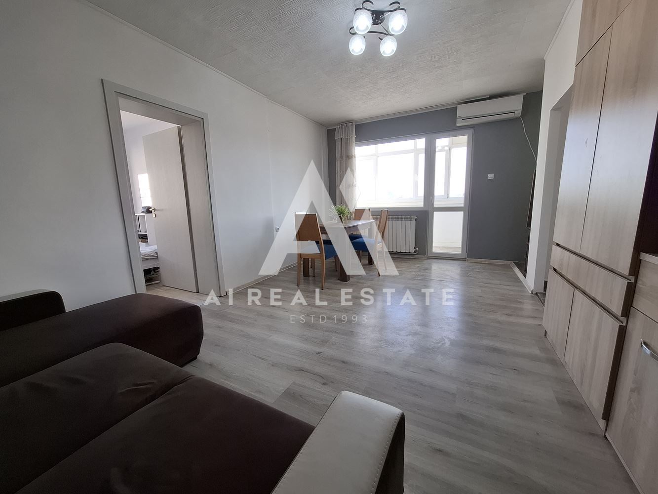 Двустаен апартамент, тухла, идеален център - 0