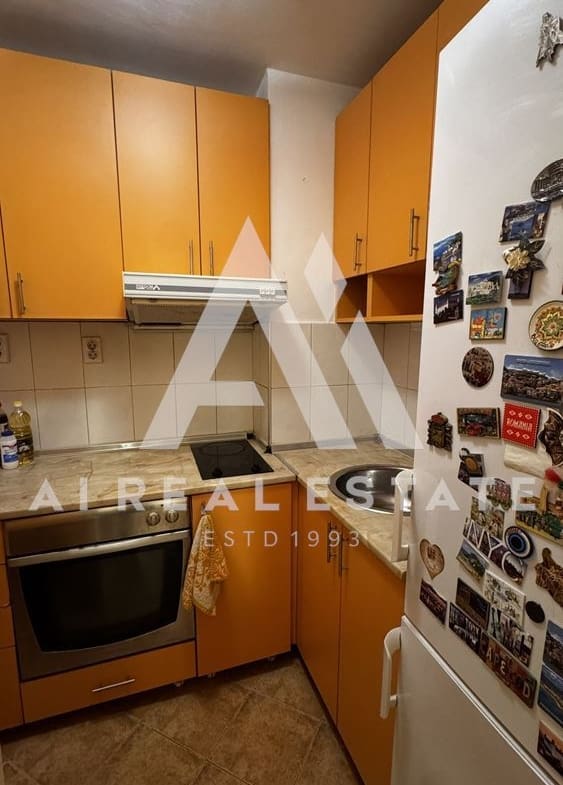 Тристаен обзаведен в района на МУ - 0