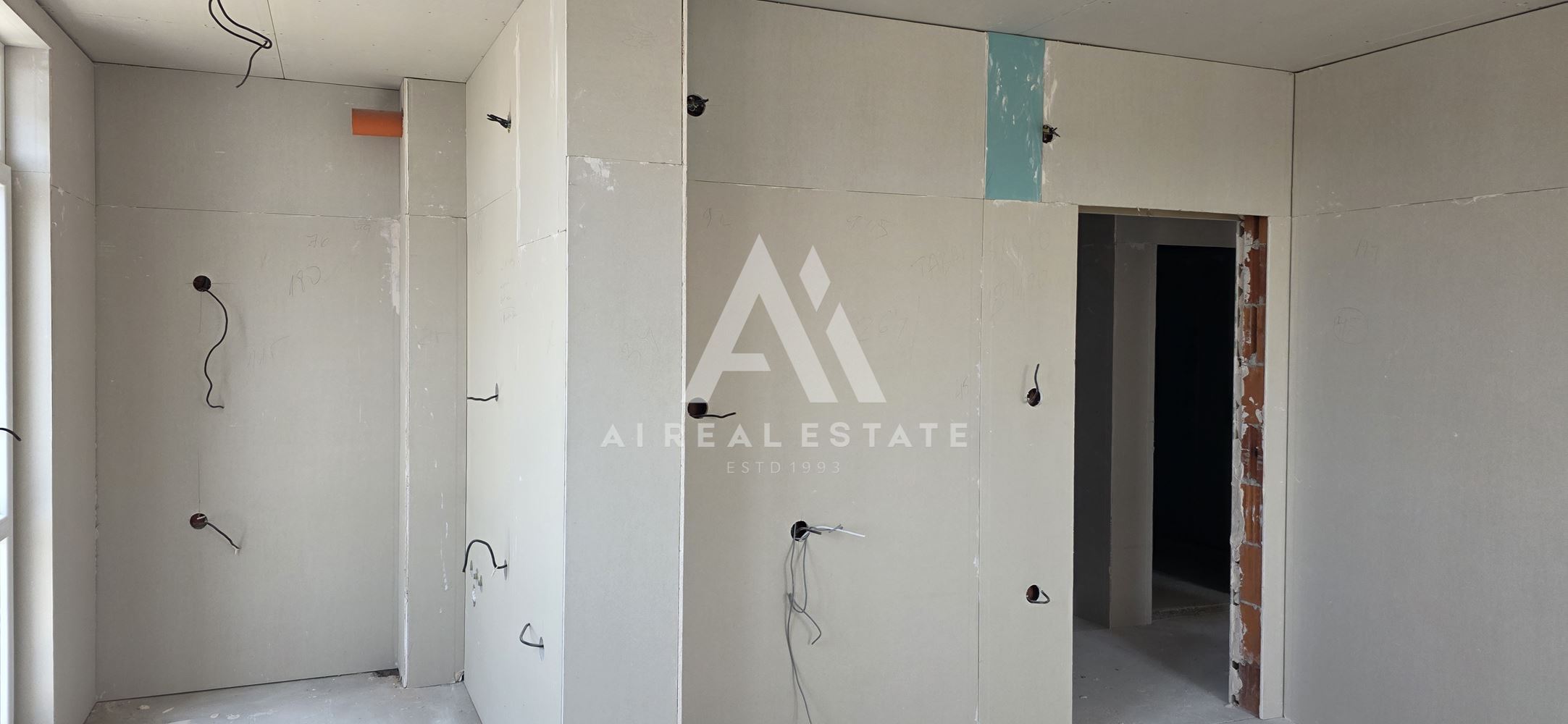 3-стаен Широк център! - 0