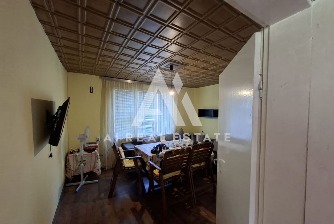 КЪЩА С ДВОР - 0