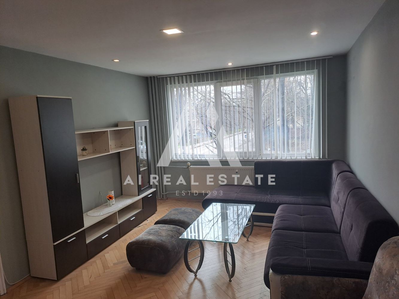 Тристаен обзаведен Окръжна болница - 0