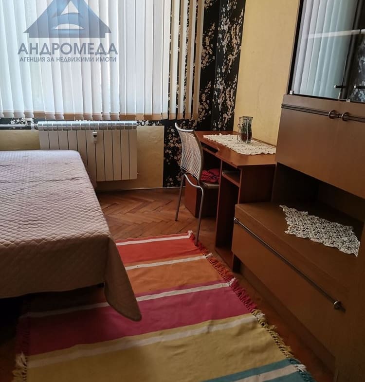 Тристаен обзаведен Окръжна болница - 0