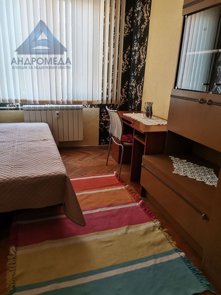 Тристаен обзаведен Окръжна болница - 0