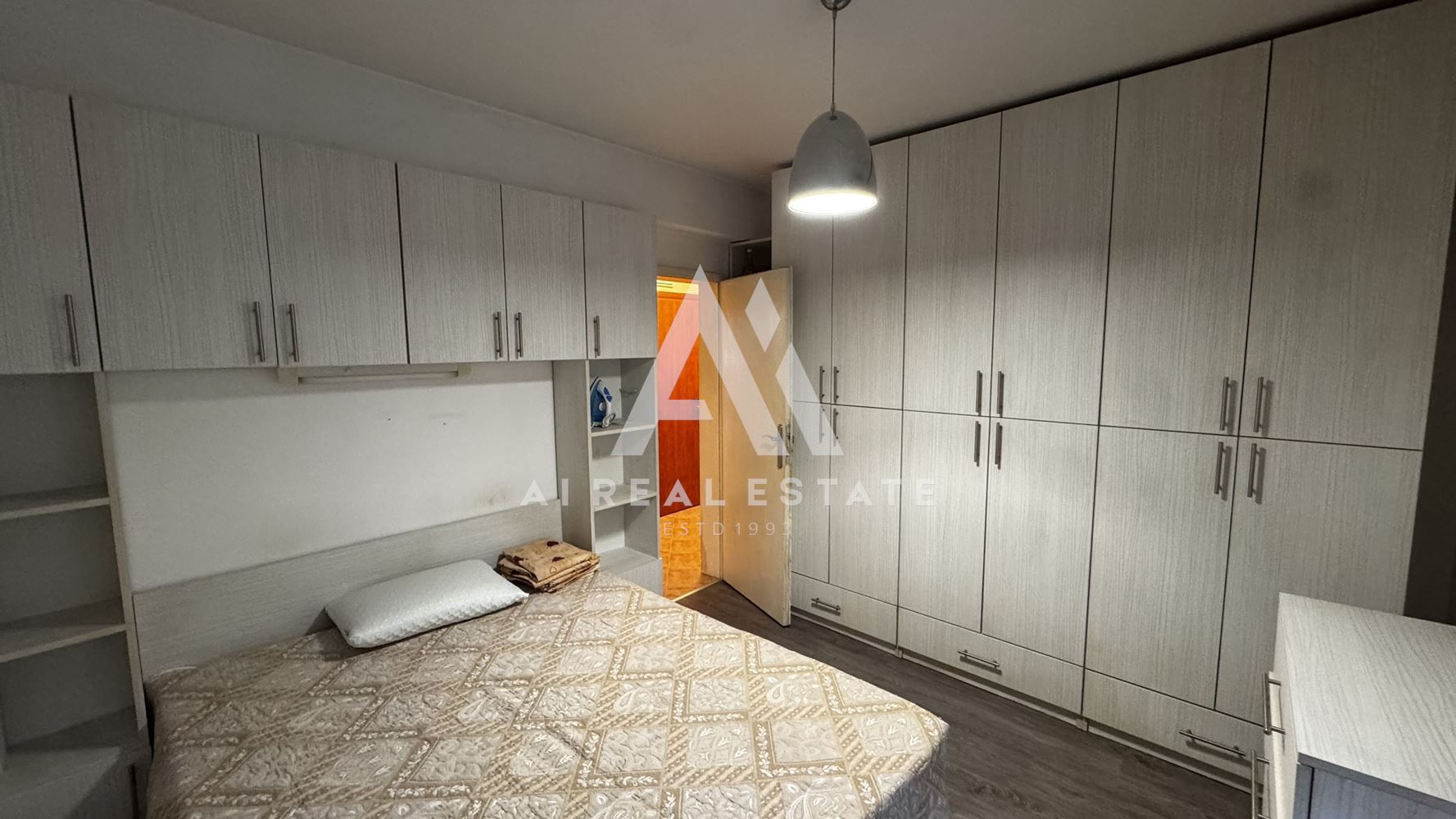 Тристаен обзаведен в района на МУ - 0