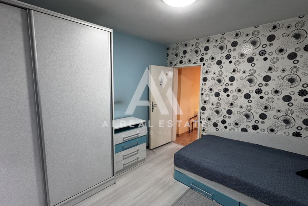 Тристаен обзаведен в района на МУ - 0