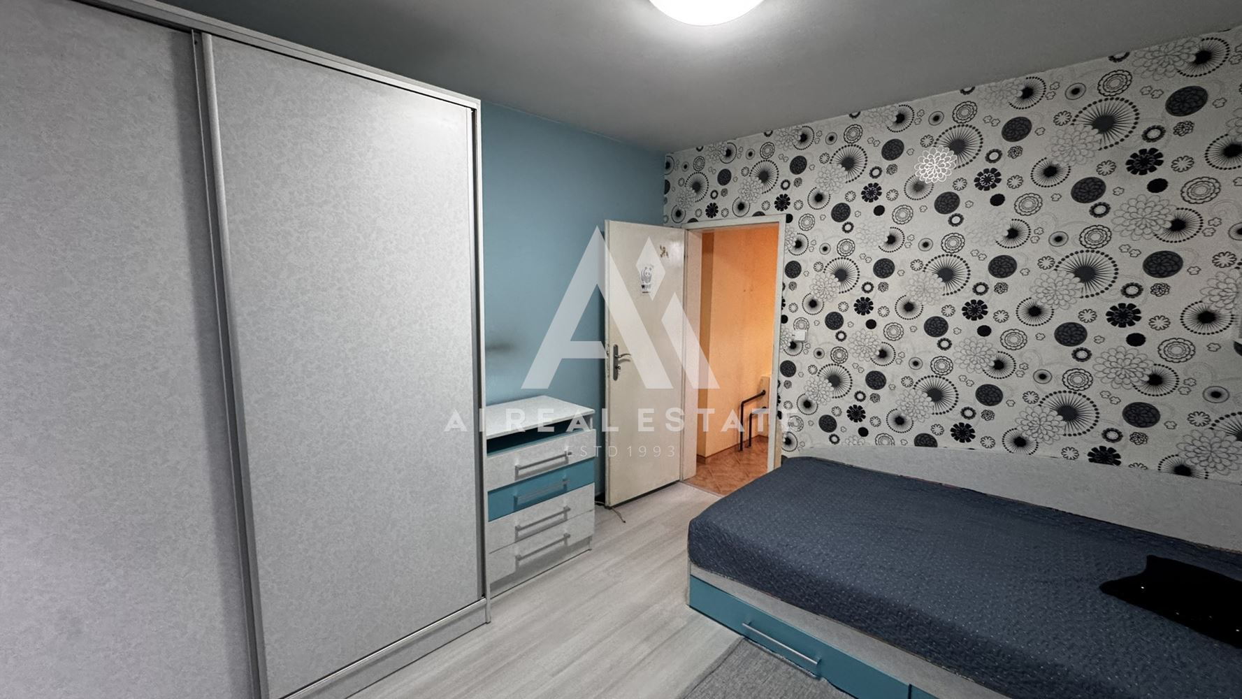 Тристаен обзаведен в района на МУ - 0