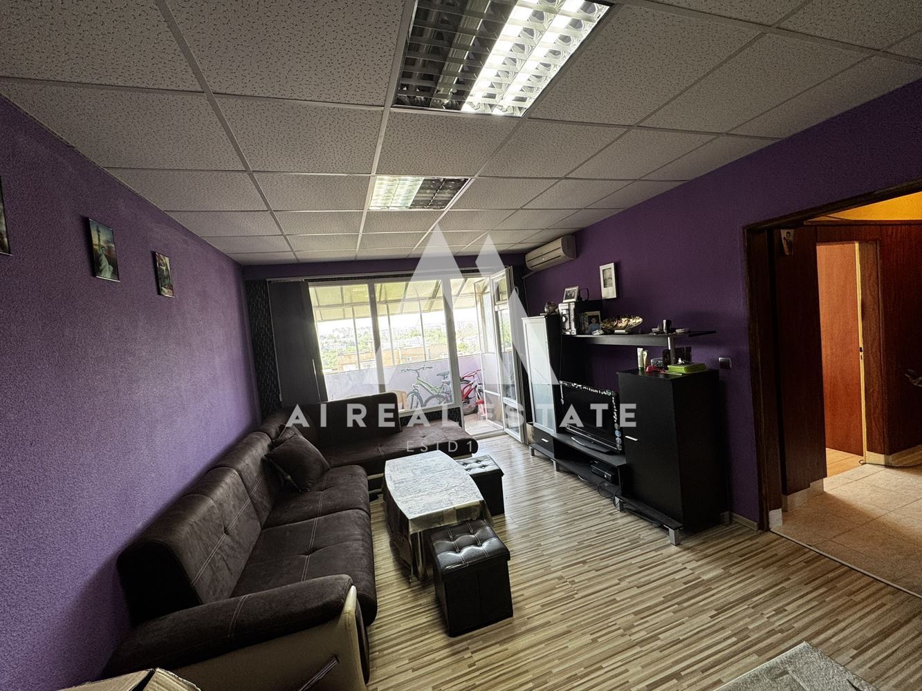 тристаен апартамент - 0