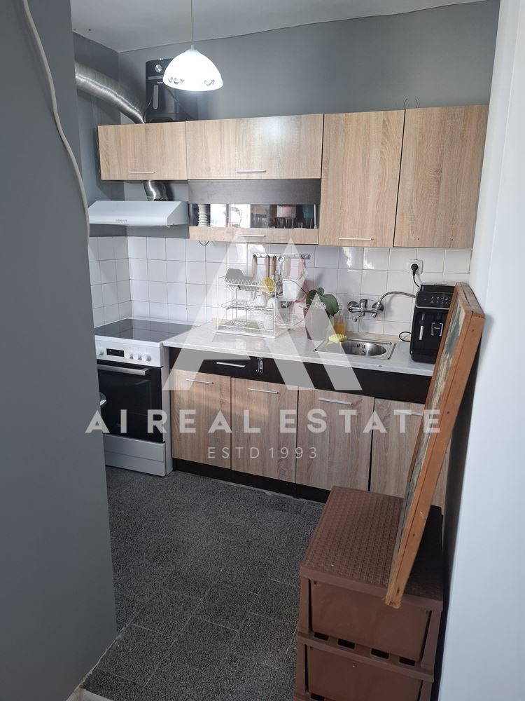 Двустаен апартамент, тухла, идеален център - 0