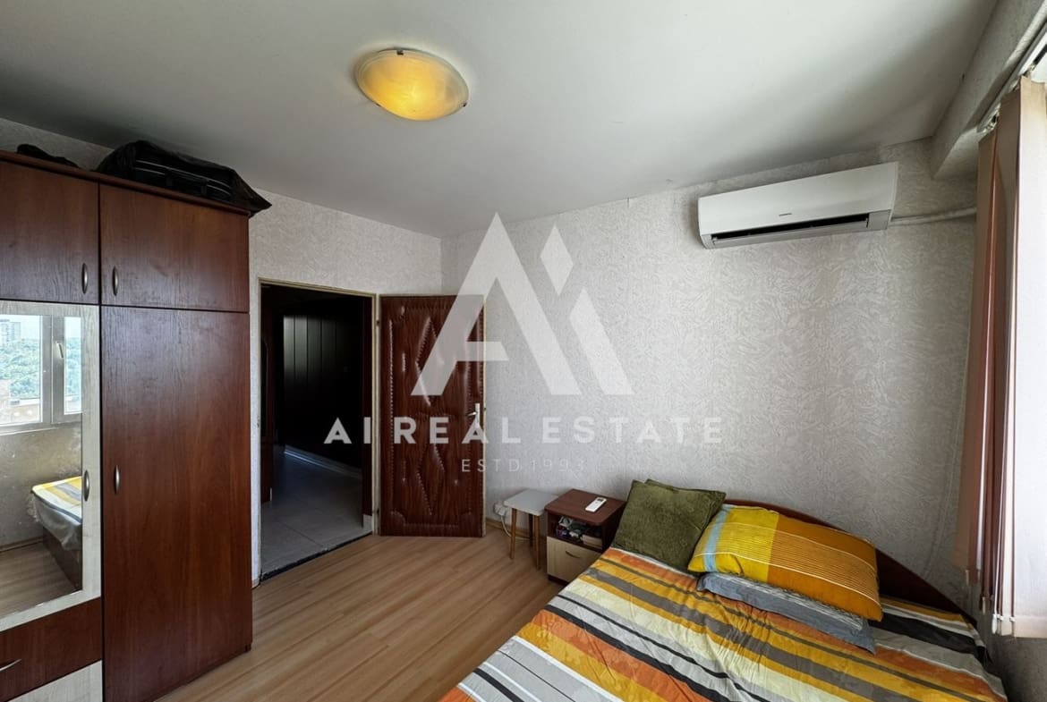 тристаен апартамент - 0