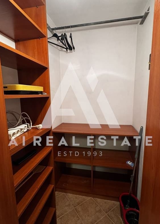 Тристаен обзаведен в района на МУ - 0