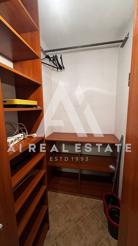 Тристаен обзаведен в района на МУ - 0