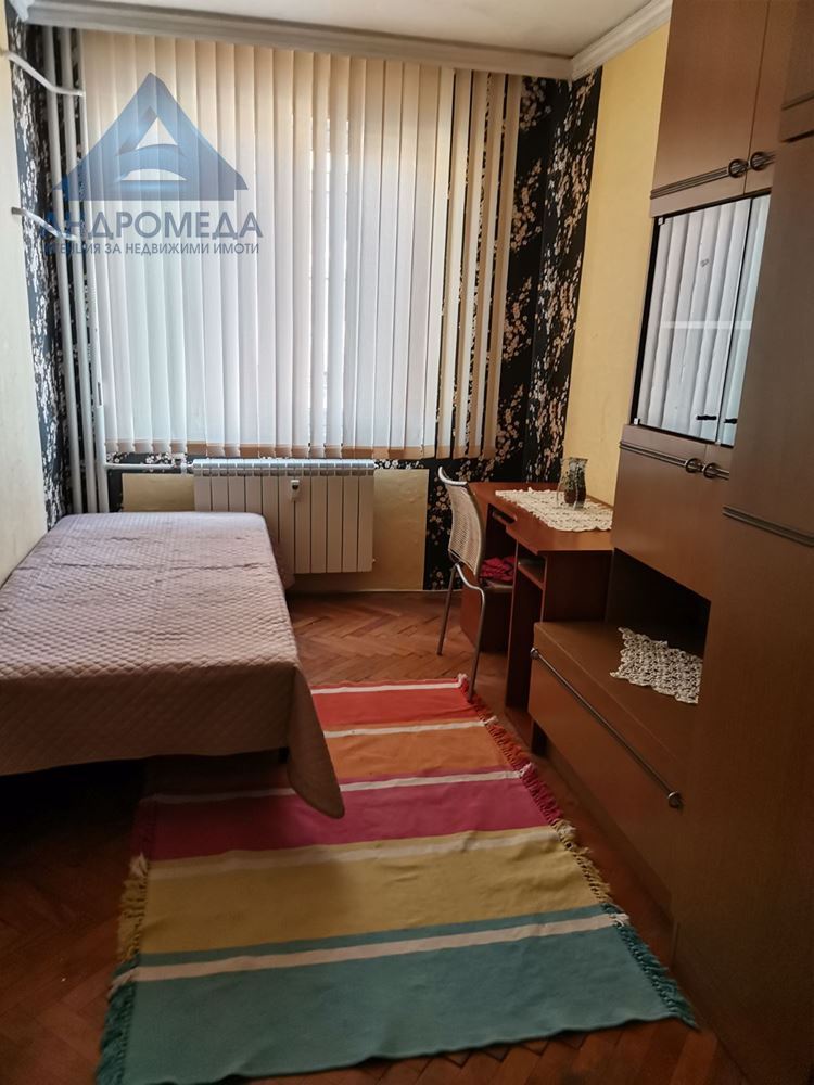 Тристаен обзаведен Окръжна болница - 0