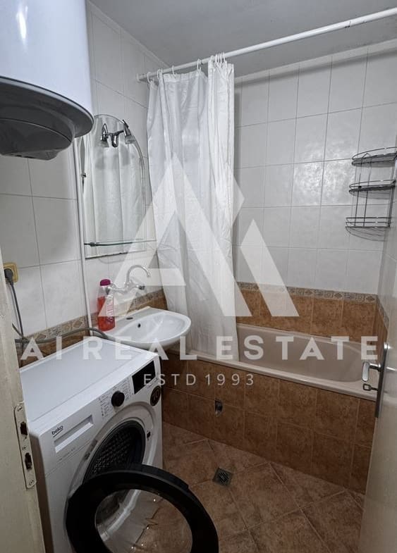 Тристаен обзаведен в района на МУ - 0