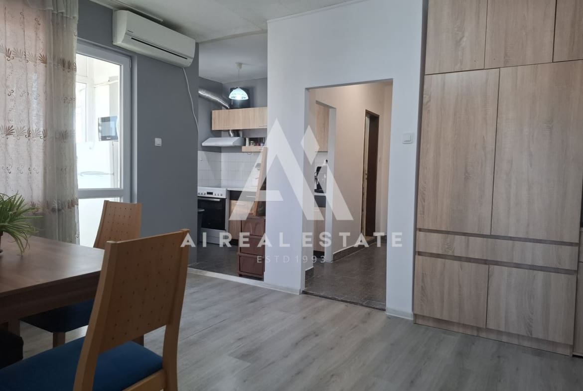 Двустаен апартамент, тухла, идеален център - 0