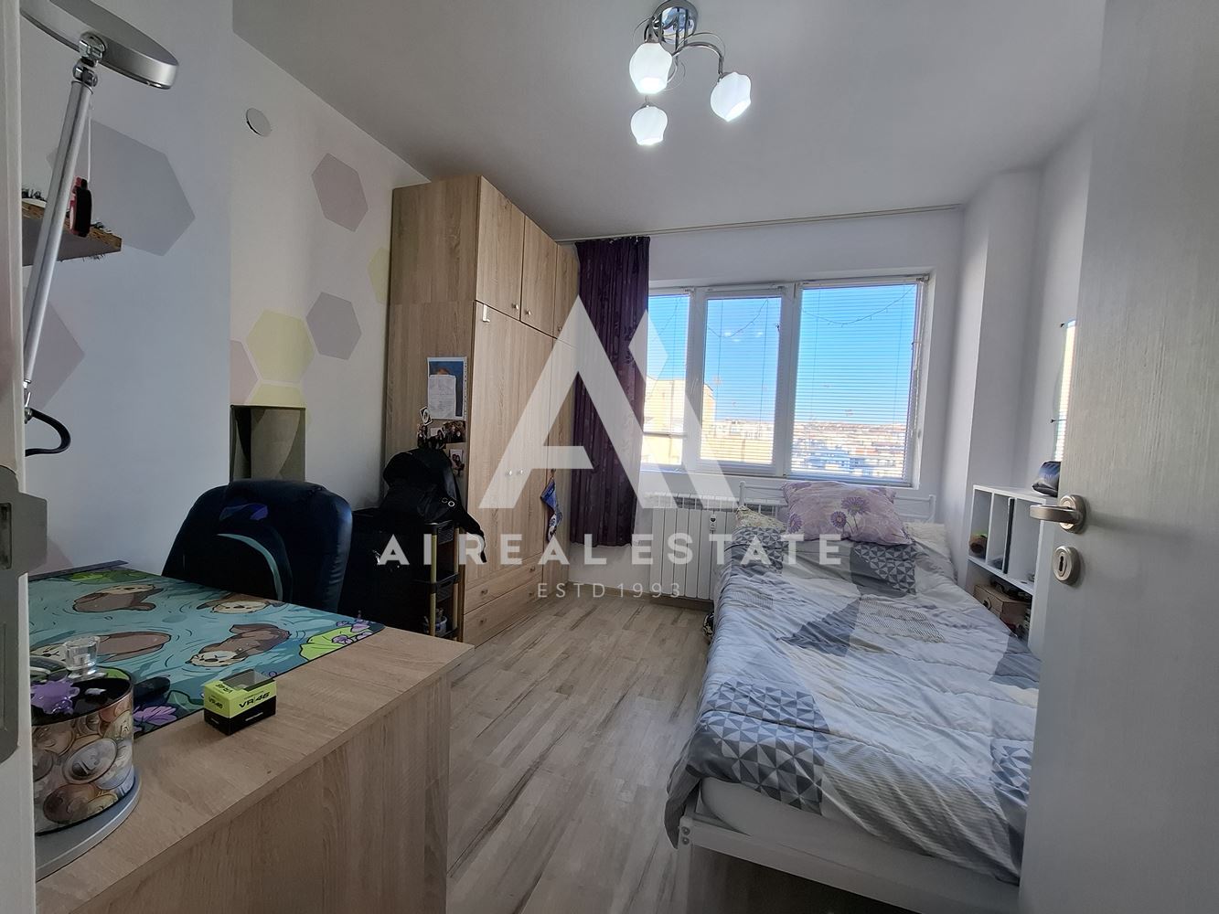 Двустаен апартамент, тухла, идеален център - 0