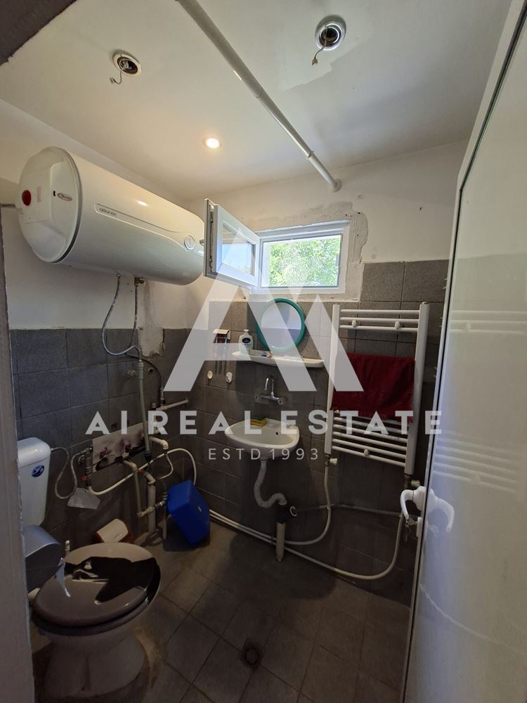 КЪЩА С ДВОР - 0