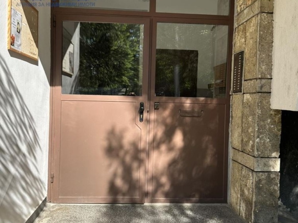 Тристаен апартамент ж.к. Сторгозия 1 - 0