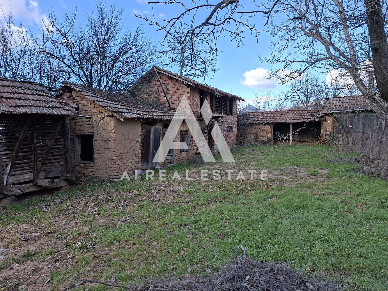 ЕДНОЕТАЖНА КЪЩА - 0