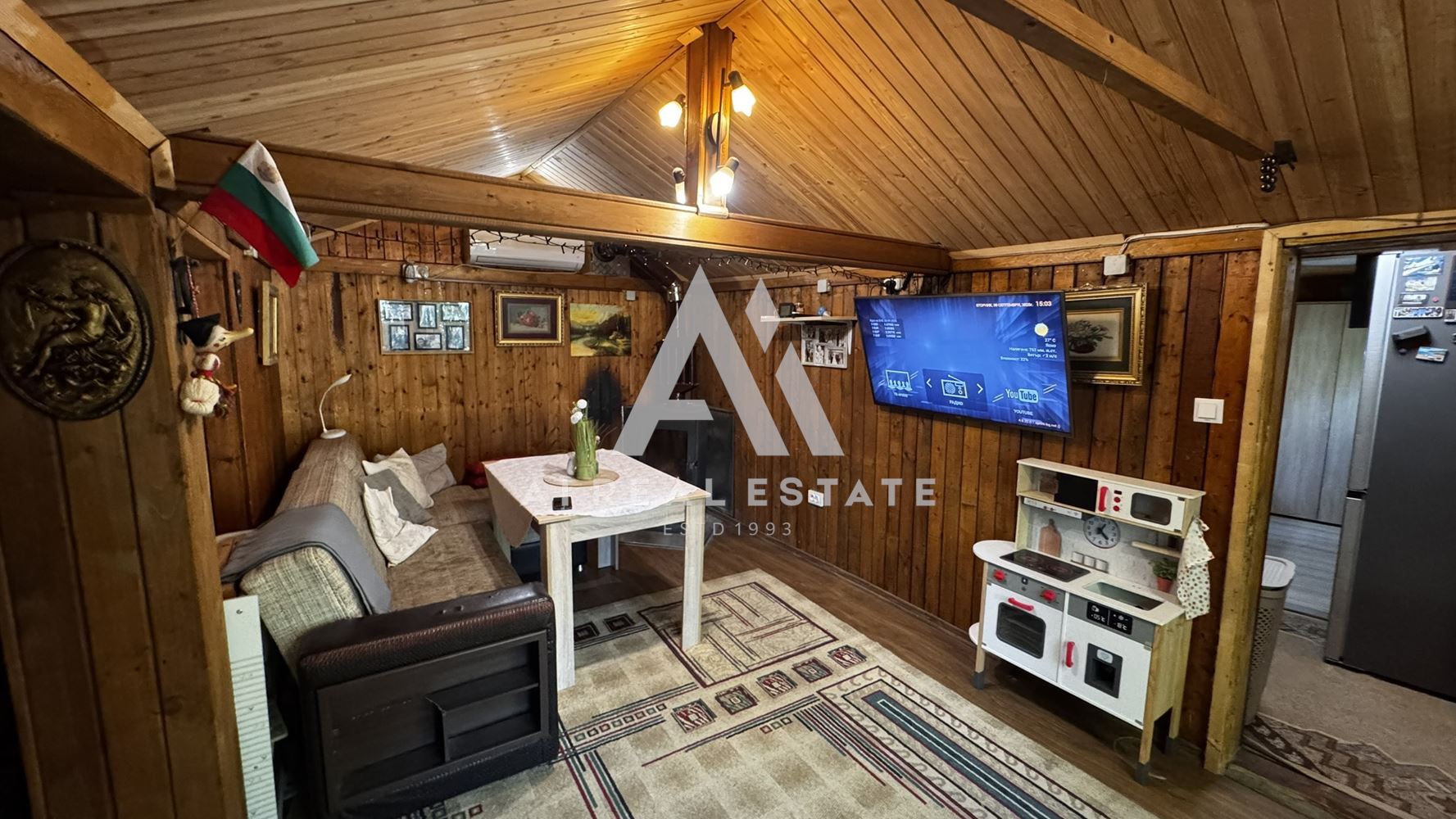 Вила с просторен двор в м. Мъртва долина - 0