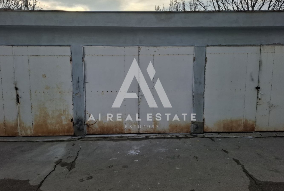 ГАРАЖ В ДРУЖБА 2 – СЛЕД РЕМОНТ, ГОТОВ ЗА ПОЛЗВАНЕ! - 0