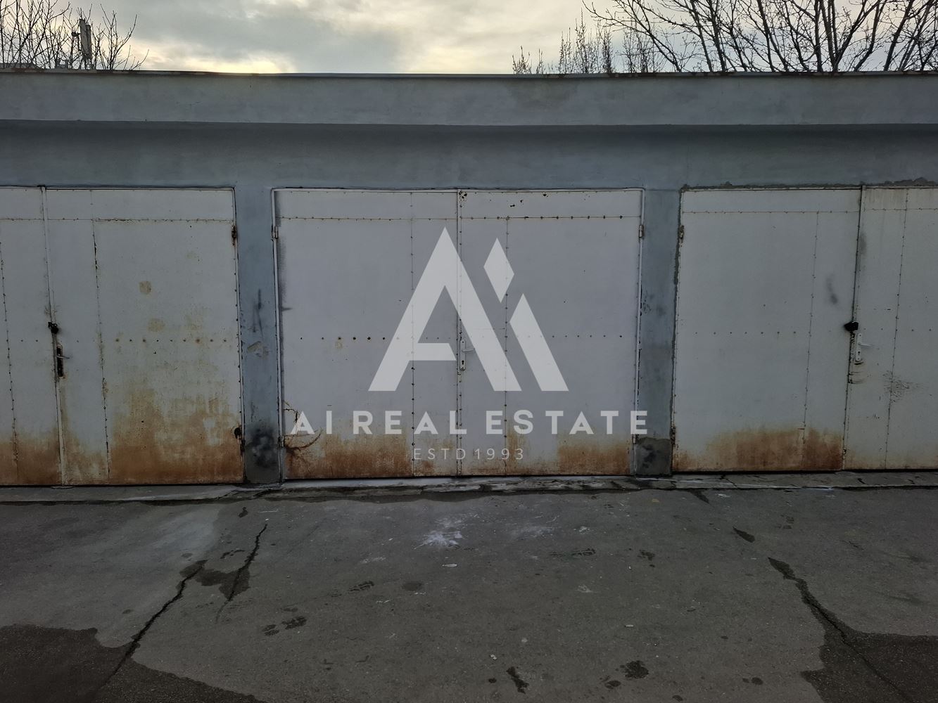 ГАРАЖ В ДРУЖБА 2 – СЛЕД РЕМОНТ, ГОТОВ ЗА ПОЛЗВАНЕ! - 0