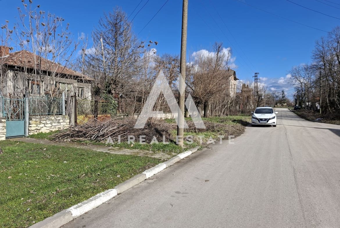 ЕДНОЕТАЖНА КЪЩА - 0