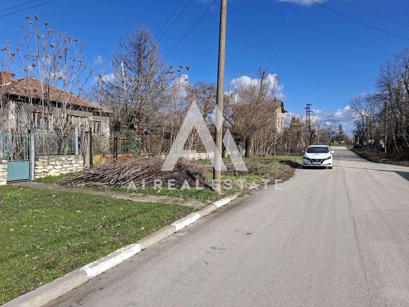 ЕДНОЕТАЖНА КЪЩА - 0