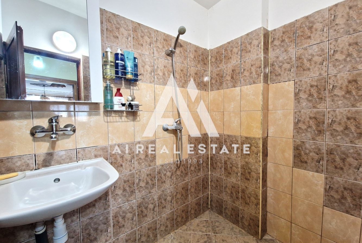 Продава тристаен апартамент - 0