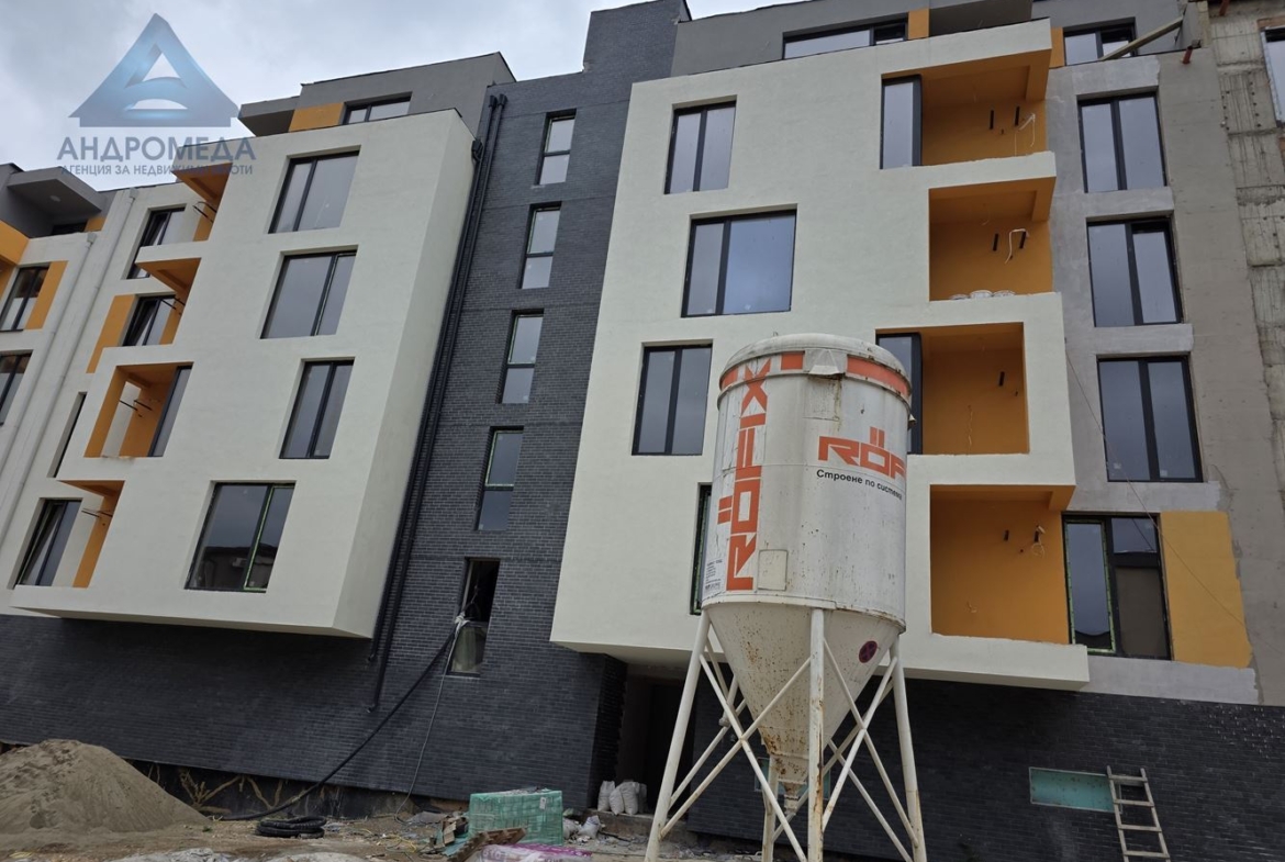 Тристаен апартамент с двор в затворен комплекс – ново строителство с Акт 16 - 0