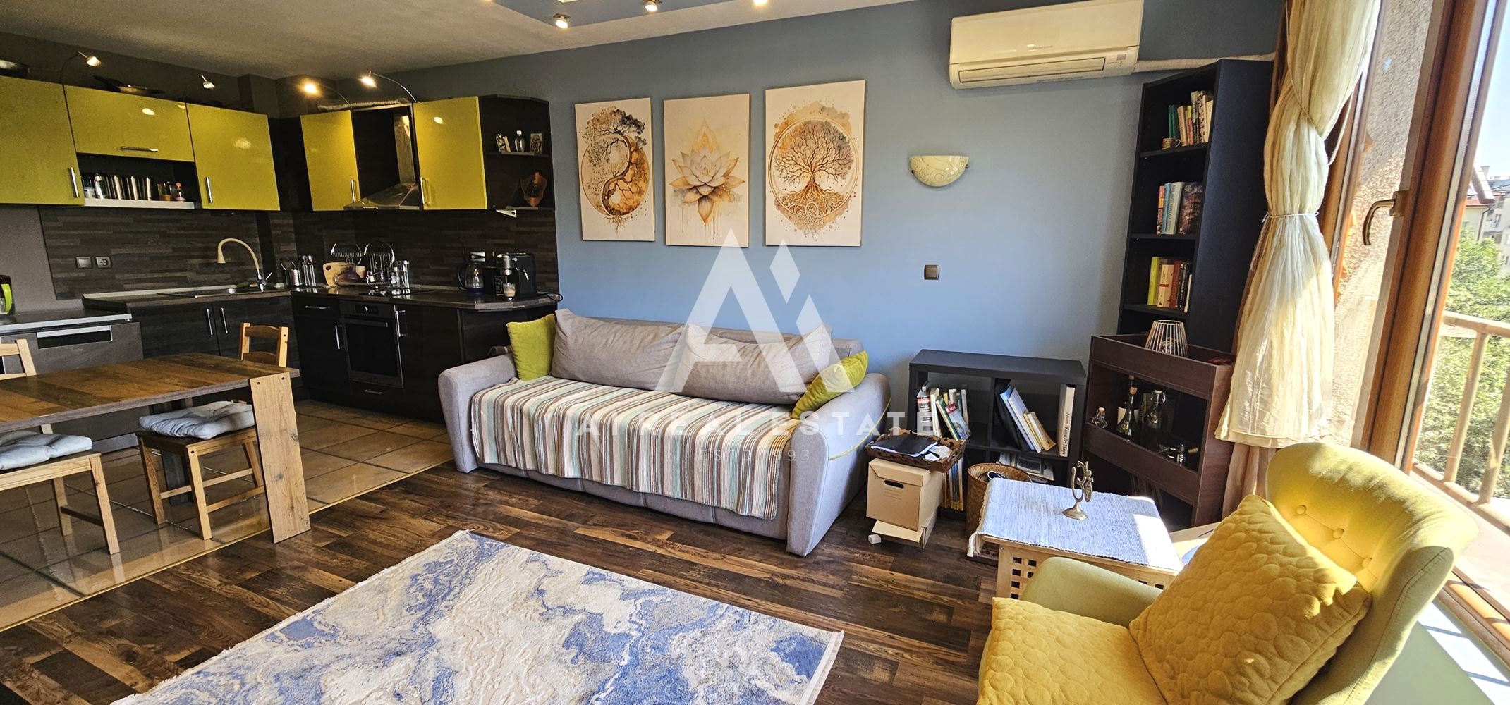 Слънчев двустаен апартамент в ж.к. Лагера – до метростанция „Красно село“ - 0