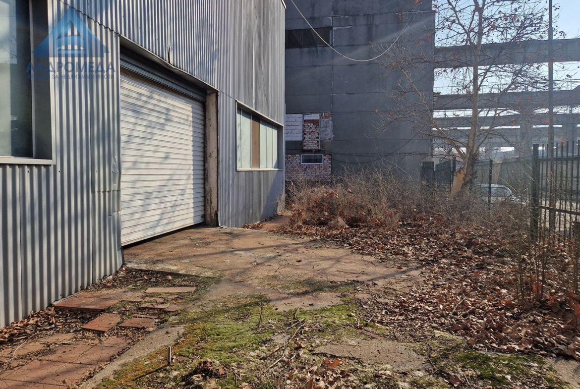 Продава промишлено помещение - 0