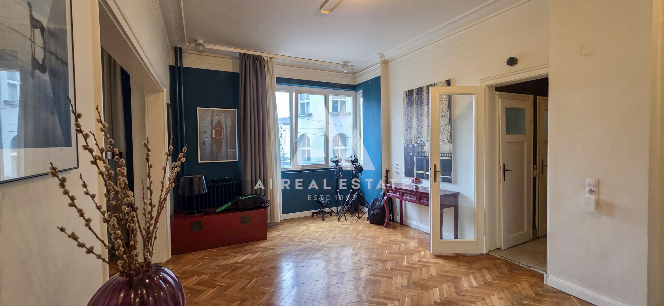 Ул.“Граф Игнатиев“, уб.“Алабин“ и ул.„Христо Белчев“ 1 – имот с три локации и страхотно усещане ! - 0