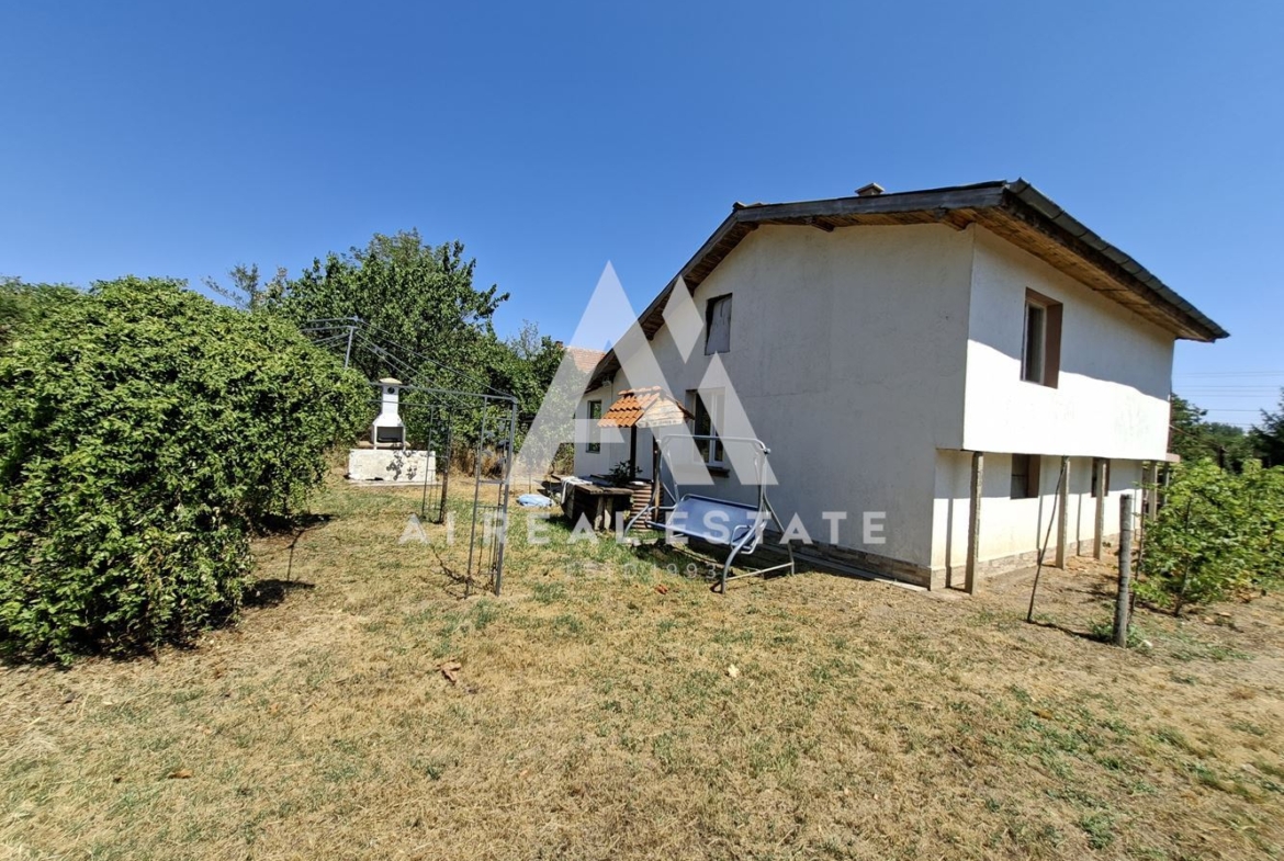 КЪЩА С ДВОР - 0