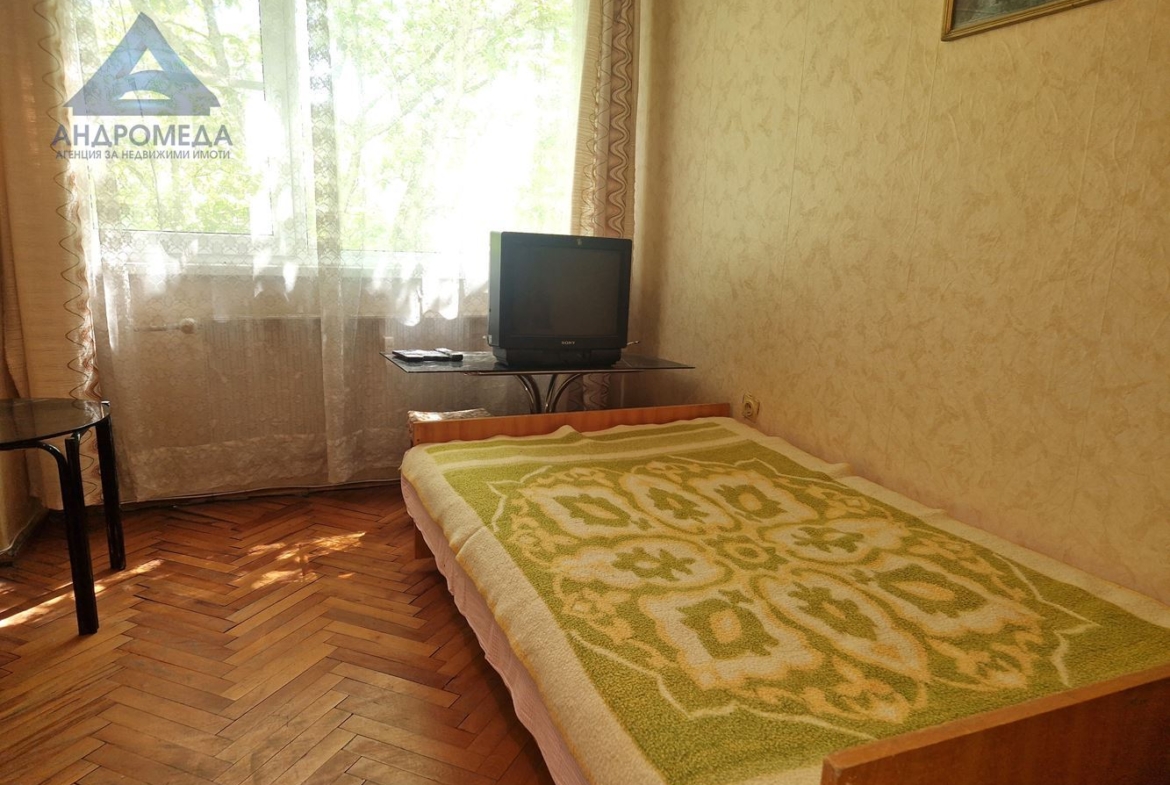 Продава тристаен апартамент - 0