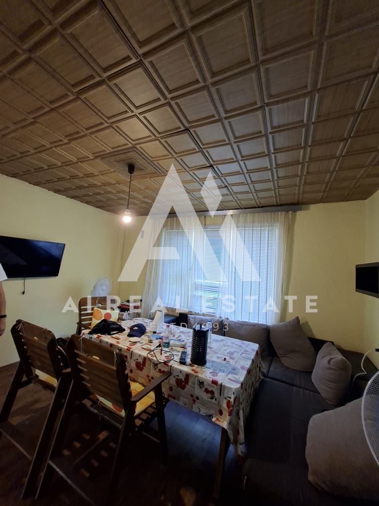 КЪЩА С ДВОР - 0