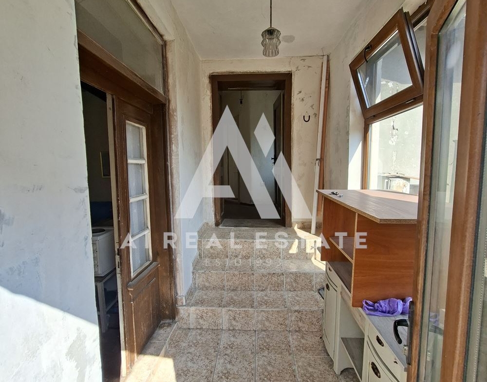 ЕДНОЕТАЖНА КЪЩА С. САДОВЕЦ - 0