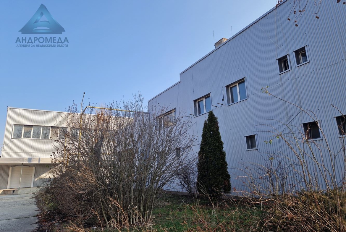 Продава промишлено помещение - 0